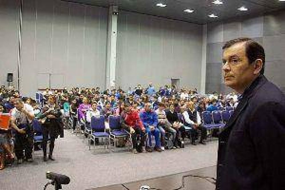 Zamora: "Vamos a ser muy duros en nuestra posici�n ante los ingenios que puedan contaminar"
