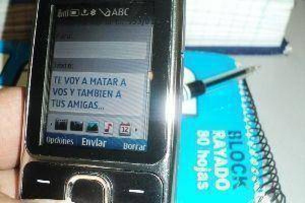 P�nico en un colegio secundario donde un desconocido amenaza de muerte a estudiantes por sms
