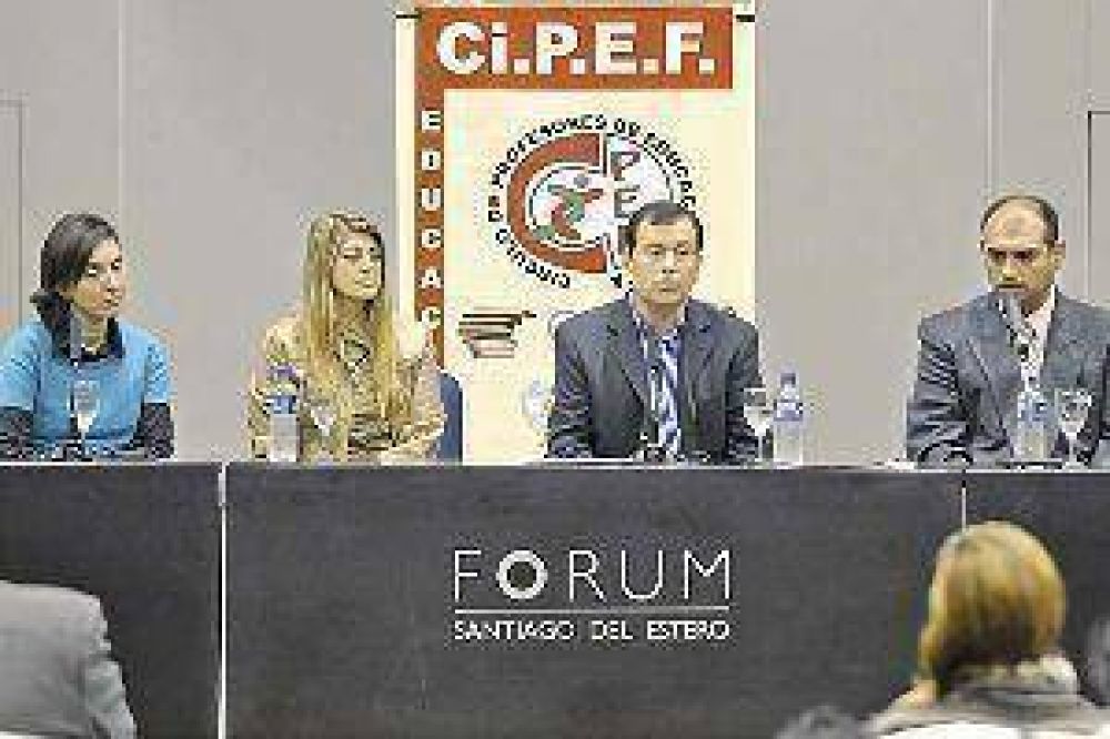 Remarc� la fuerte inversi�n de la provincia en educaci�n