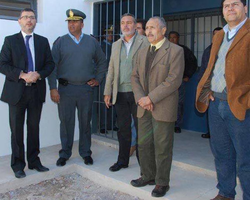 Unos 15 internos del Penal se capacitan en Carpinter�a