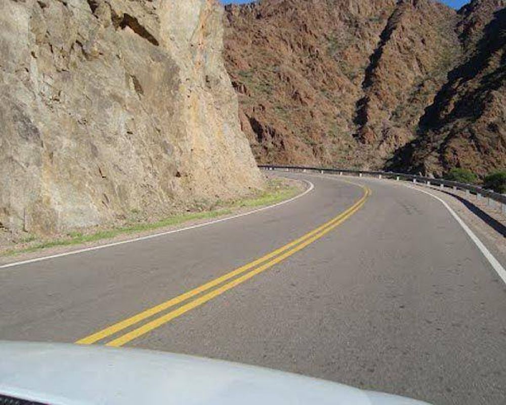 Vuelco de auto no deja heridos