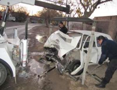 Se mat� en el auto que le regalaron por sus 18 a�os