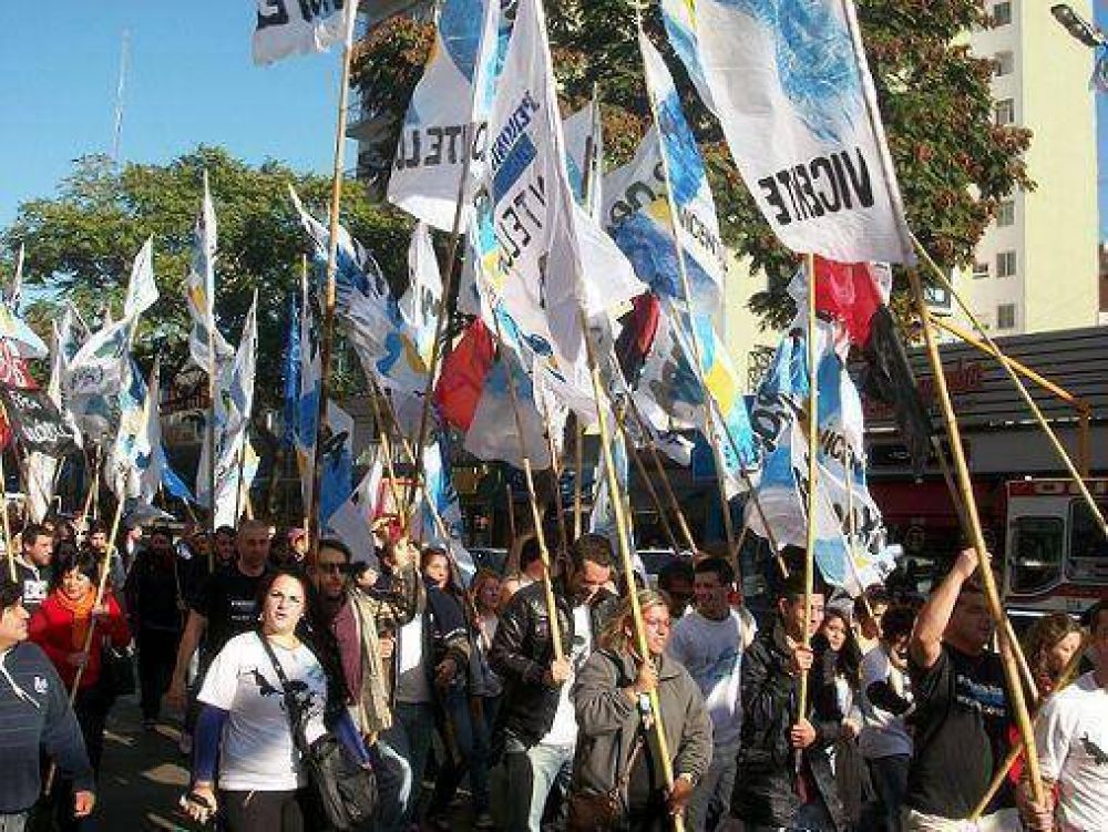 Unidos y Organizados de Vicente L�pez homenaje� al General Valle