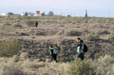 Encuentran sangre en una cantera en el rastrillaje por el chico desaparecido