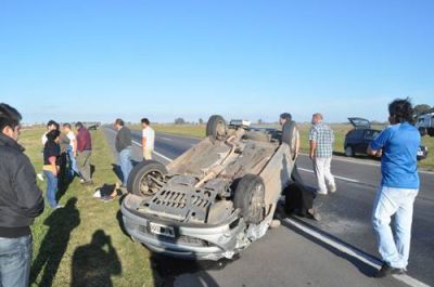 Se accident� el ex futbolista Toresani: ocurri� en la Autopista, a la altura de Ramallo.