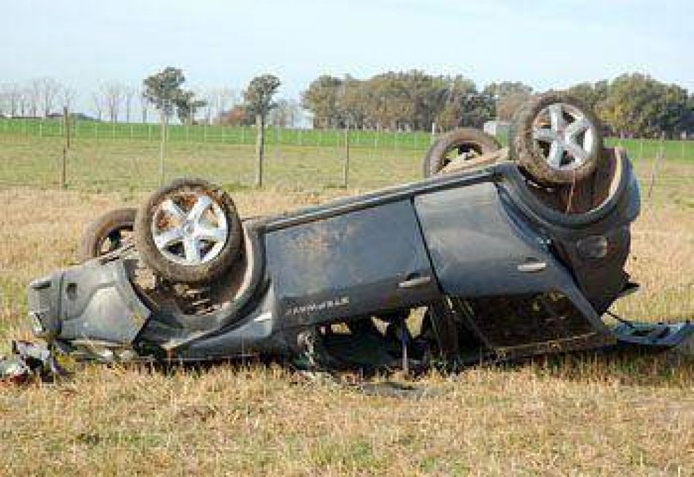 Volcaron dos veh�culos en la ruta N� 32: no hubo heridos de gravedad