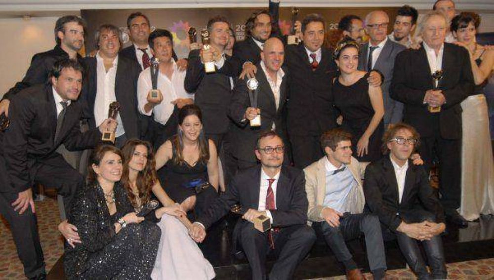 Graduados podr�a tener su segunda temporada en 2014