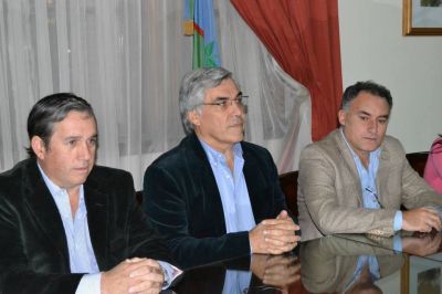 Se hizo entrega de todo lo recaudado en el Novillo Blanco a Centros Salud de pueblos