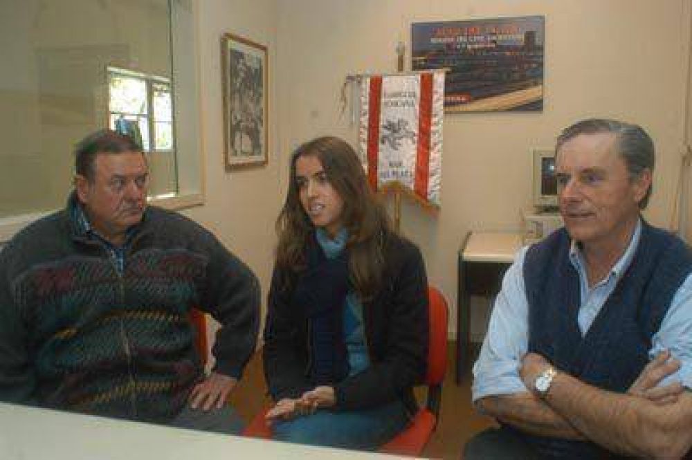 Arranc� el paro del campo contra el Gobierno y ya se siente con fuerza
