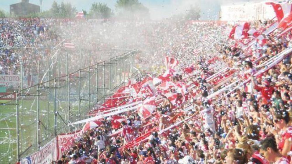 Uni�n se despide de Primera ante su propia gente