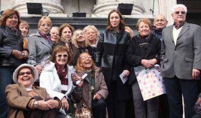 Vidal en el Circuito Papal junto a jubilados