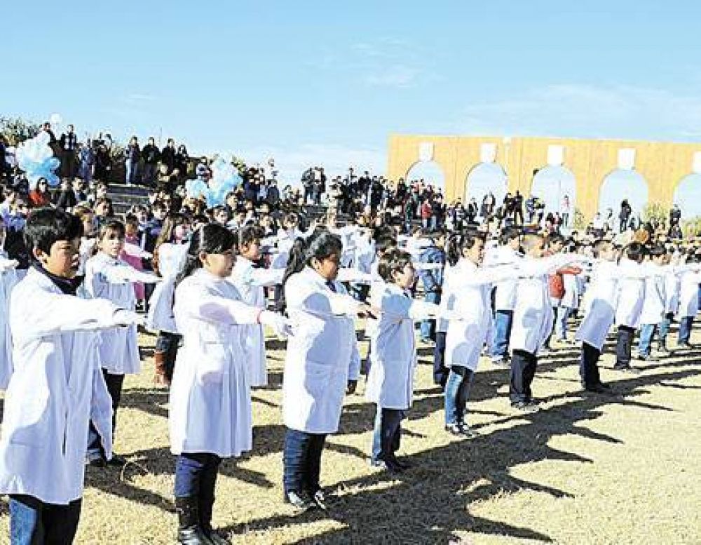 Toro Negro: unos 141 ni�os prometer�n lealtad a la Bandera