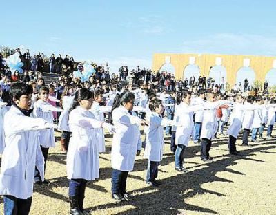 Toro Negro: unos 141 ni�os prometer�n lealtad a la Bandera