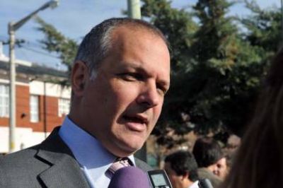 Buzzi lanza ma�ana en Comodoro las escuelas de gesti�n social