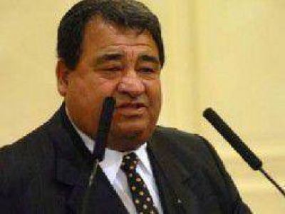Curto insiste con la re-re de Cristina y pide reformar la Constituci�n "cada 3 � 4 a�os"