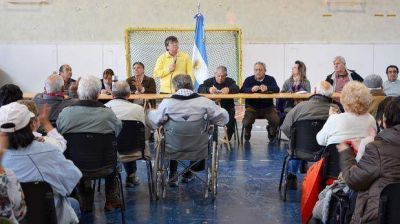 Los jubilados piden reuniones con diputados, obispo y Colegio M�dico