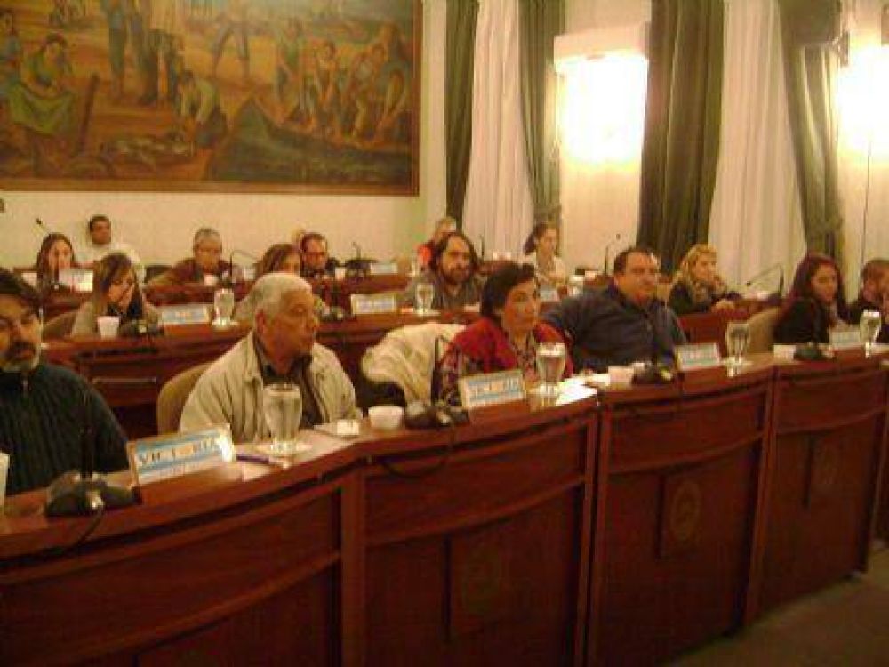 Concejo Deliberante: Fugaz sesi�n ordinaria y extraordinaria