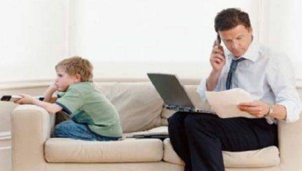 El 51% de los argentinos siente que tuvo un padre ausente en su infancia
