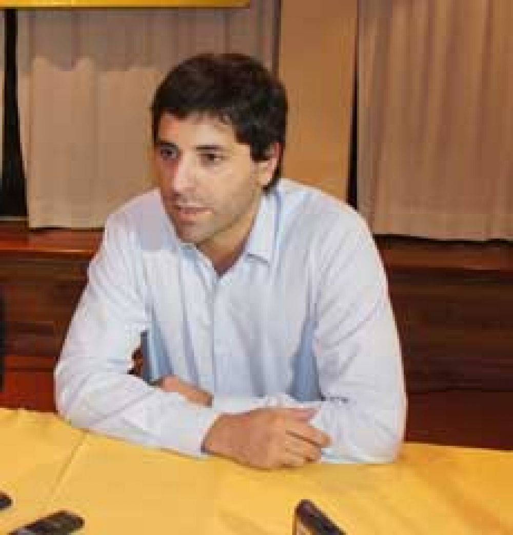 'De Narv�ez trabaja para Scioli' 