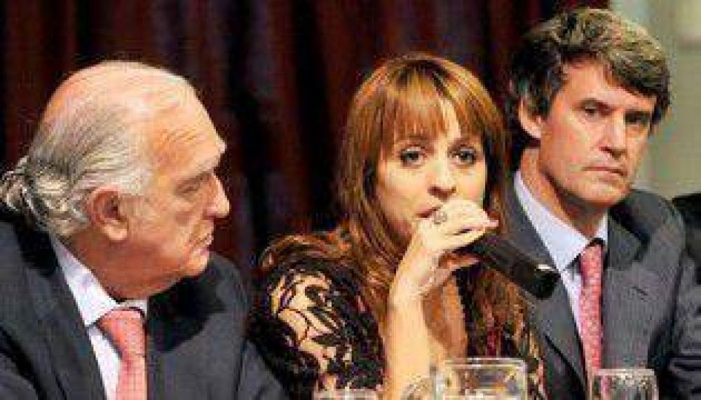Donda, Gil Lavedra y Prat Gay lanzan sus precandidaturas