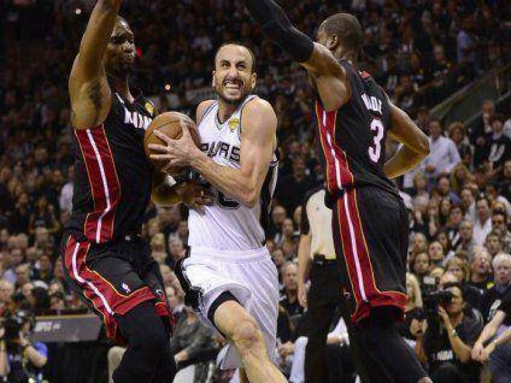 Manu la rompi� y los Spurs est�n arriba