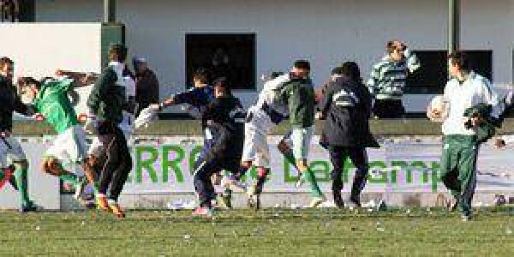 San Mart�n: Incidentes y partido suspendido
