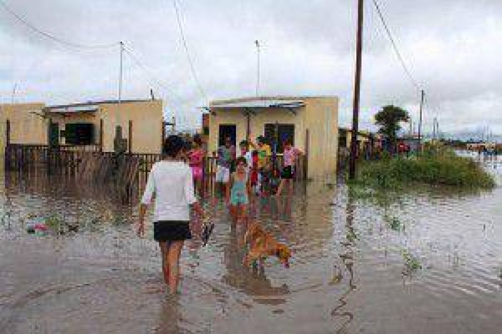 Gestionan acciones para que los vecinos del lote rural �Don Juan� no se inunden por lluvias