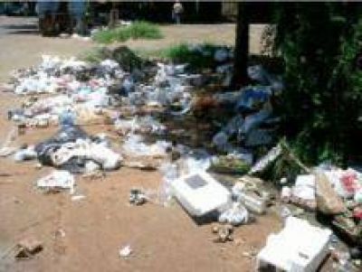 Malestar de los vecinos por la proliferaci�n de basurales en Villa Cabello