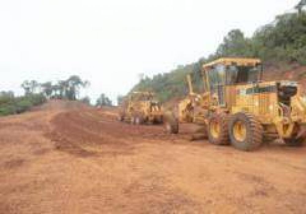 Avanza la pavimentaci�n de la Ruta N� 14 y la autov�a de Puerto Iguaz�