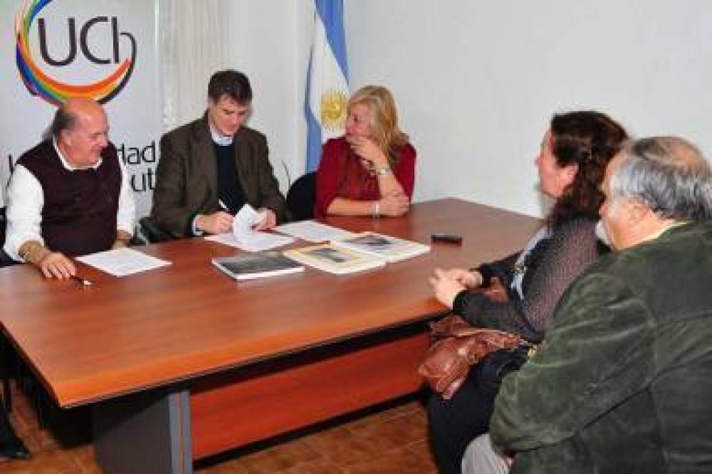La Universidad del Chubut firm� convenios con la Universidad Nacional de Mar del Plata