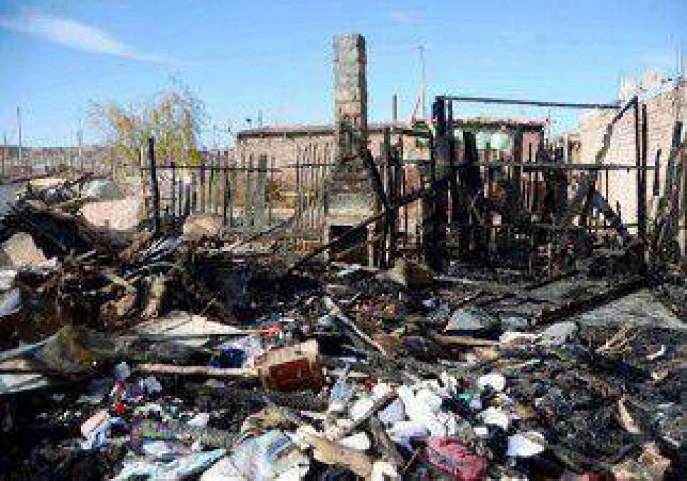 Una familia perdi� todo en un incendio 