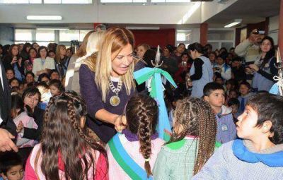 De Lucia inaugur� un Jard�n de Infantes en el partido de Pilar