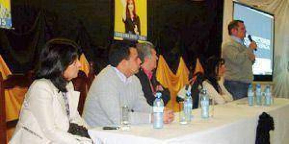 De Vido expuso sobre el plan del municipio