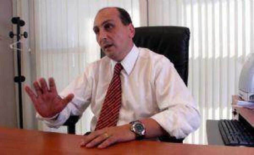 El s�ndico del Casino justific� el contrato de las tragamonedas