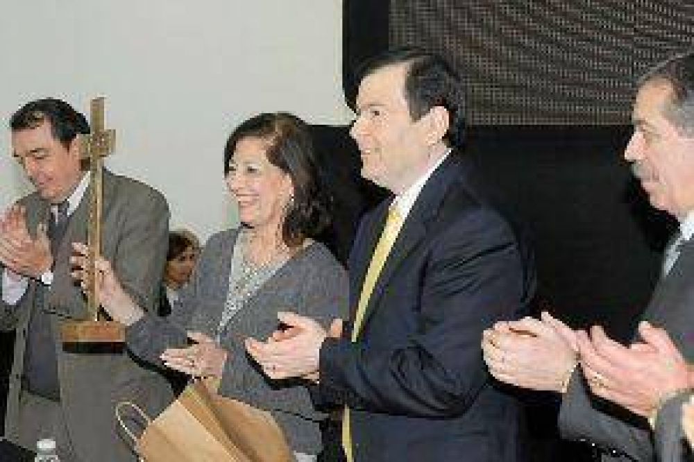 Zamora se comprometi� a trabajar con cooperativas para un plan de viviendas