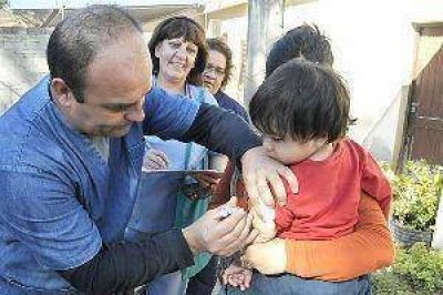 "El 51% de la poblaci�n de riesgo en Santiago ya est� vacunada contra la gripe A"