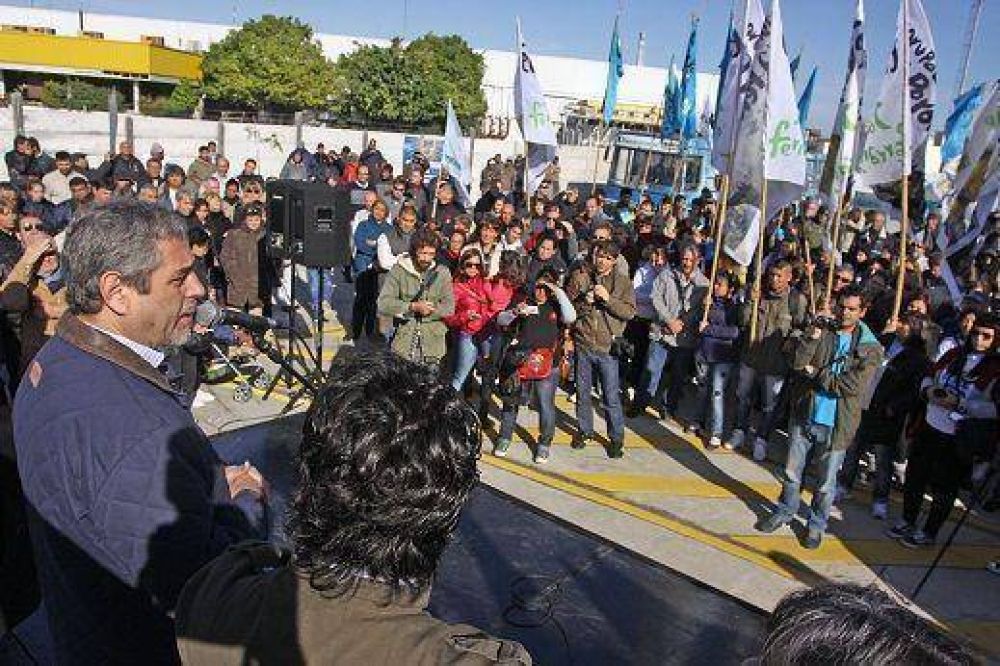 Avellaneda: se inaugur� el �Paseo de la Integraci�n Latinoamericana�