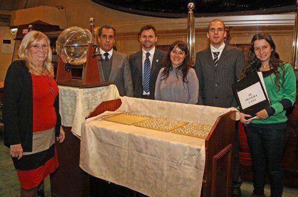 Avellaneda: se realiz� el sorteo de viviendas del programa comunal �Mi casa, mi primera casa�