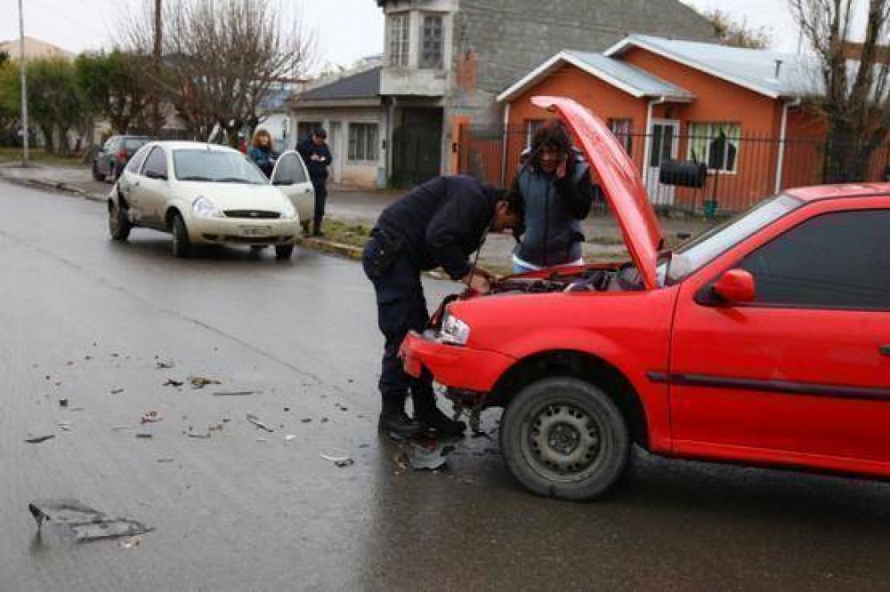 Choque en la esquina de la calle Salta y Col�n