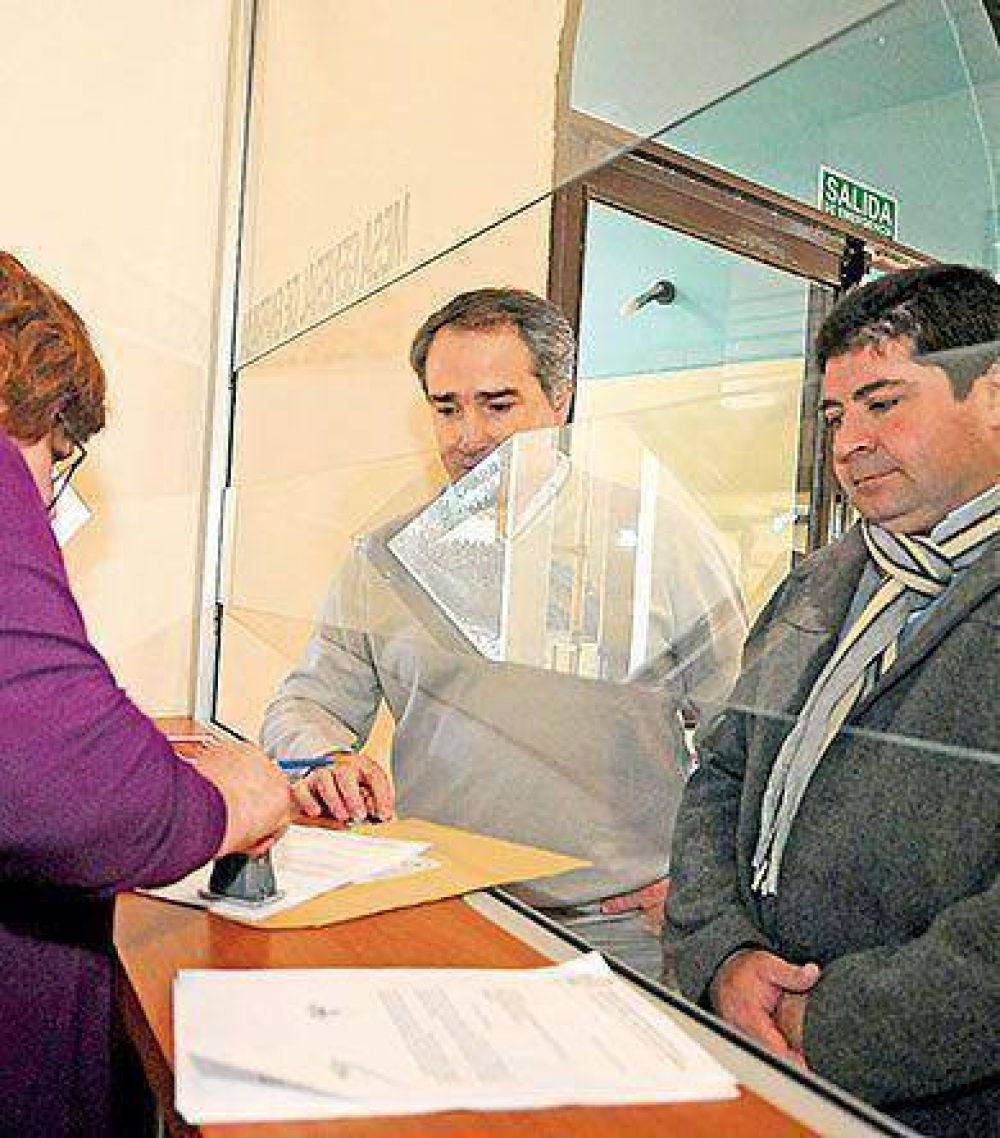 Fepamco entreg� su proyecto para recuperar las columnas