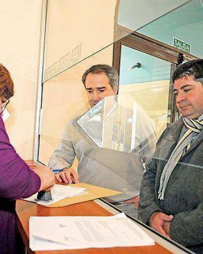 Fepamco entreg� su proyecto para recuperar las columnas