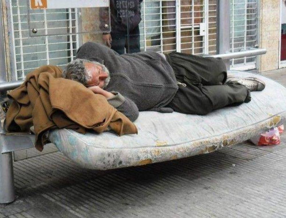 Solicitan a los vecinos que avisen de gente durmiendo en la calle