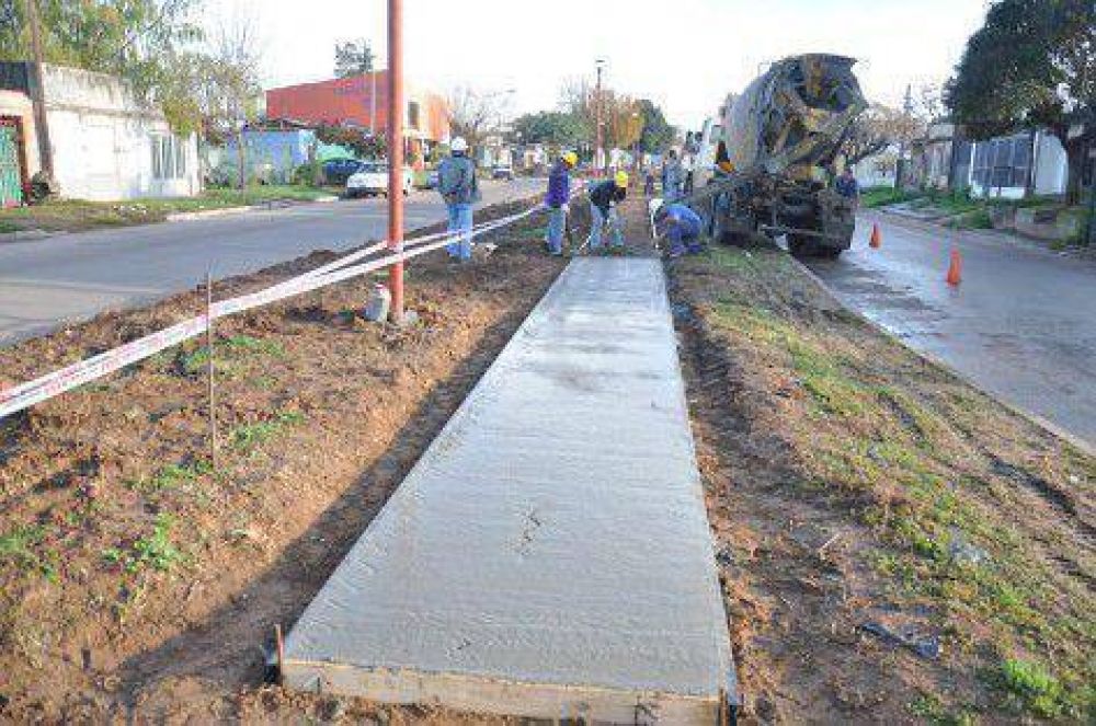 Se realizan mejoras en las plazas de calle Posadas