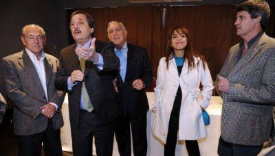 Prat Gay, Gil Lavedra y Donda lanzaron sus precandidaturas