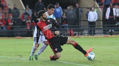 "Falta una firma para que Gigliotti juegue en Pumas"