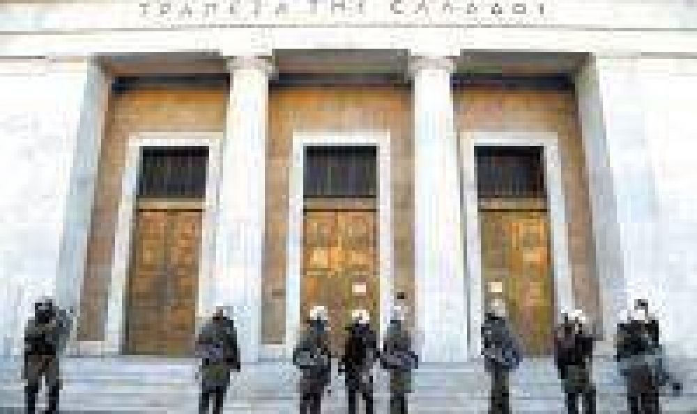 Casi el 80% del rescate que recibi� Grecia fue destinado a los bancos