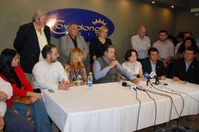 Uni�n por Chaco volvi� sobre sus pasos y ahora acepta a extrapartidarios