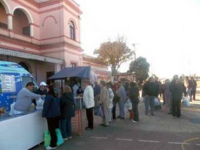 Llegaron a la ciudad los camiones de Pescado para Todos y Econom�a Popular