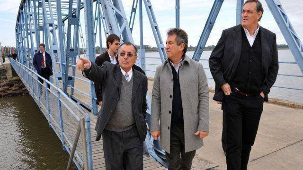 Intendente radical dijo que Urribarri "est� transformando la provincia"	