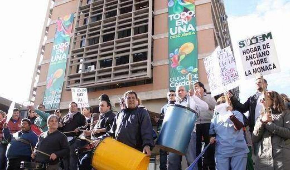 Conflicto en las �reas sanitarias de la ciudad y la Provincia